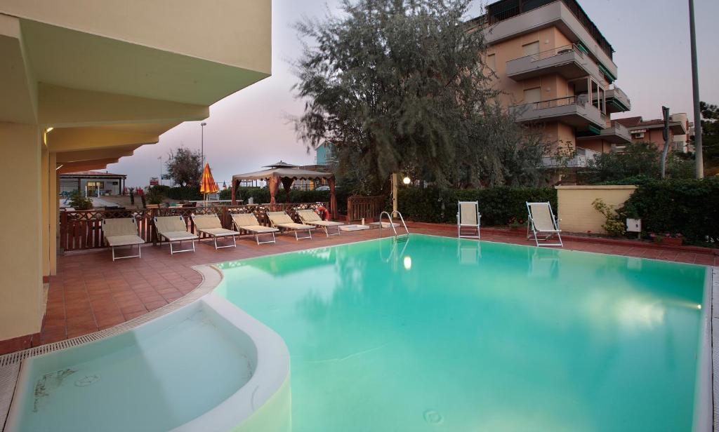 Hotel David Равенна Экстерьер фото